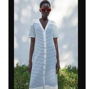 Zara Blue and White V-Neck Short Sleeve Midi Dress